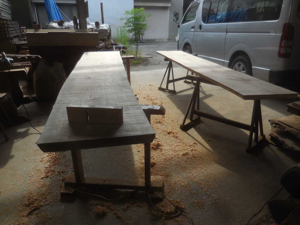 タモテーブル・座卓の天板の木裏削りだし