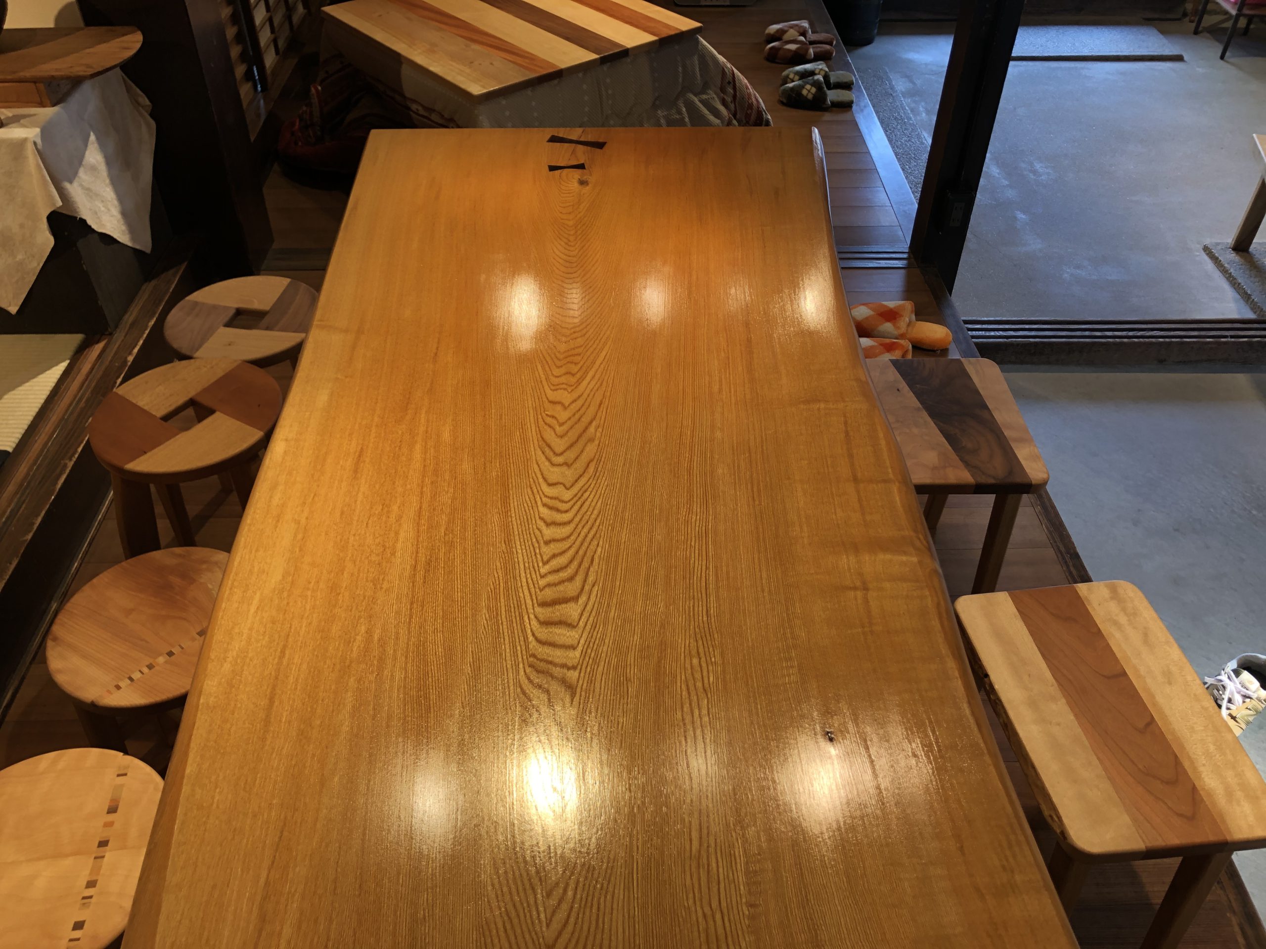 一枚板のダイニングテーブル /関西 大阪 | 無垢材家具専門店の