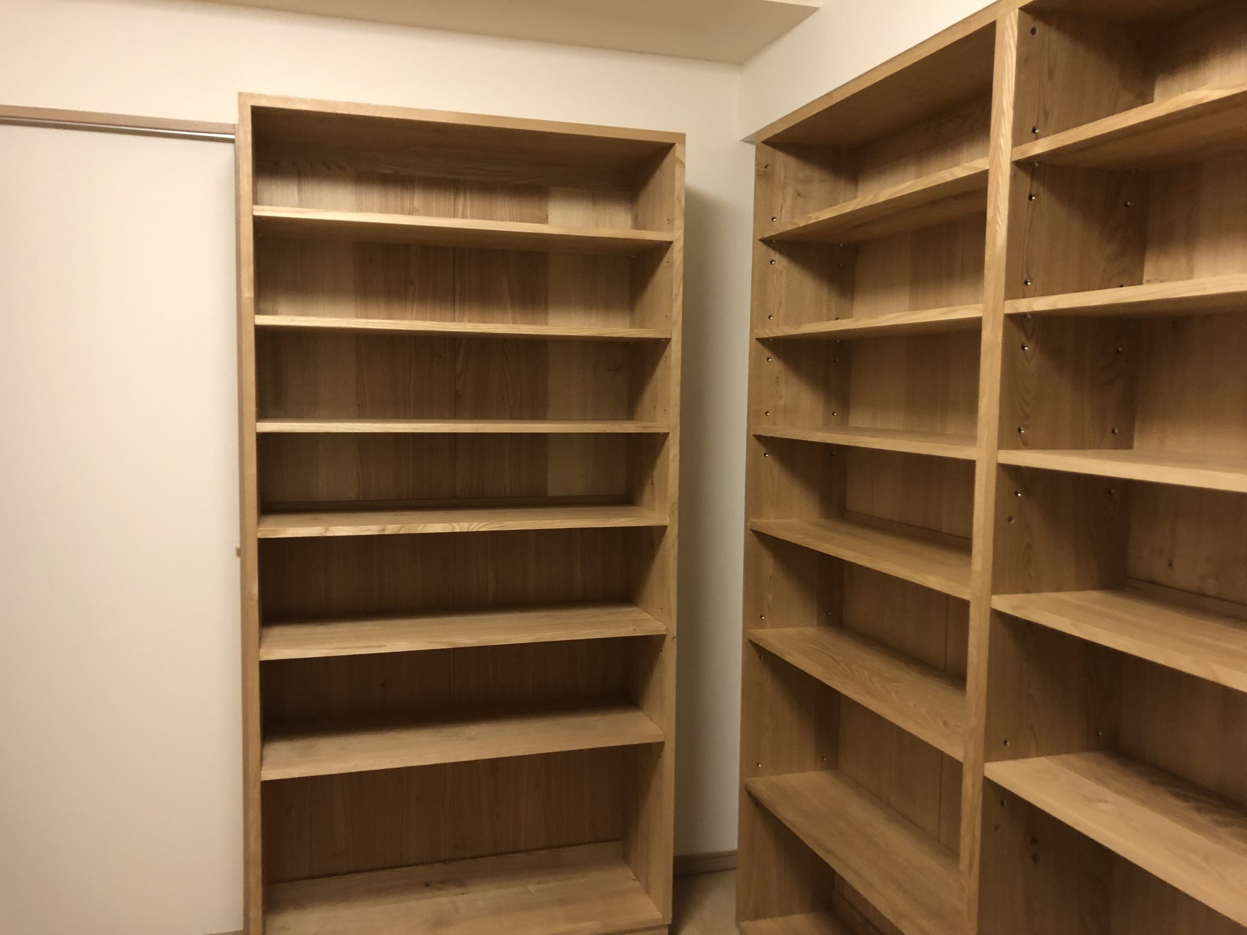 栗材の本棚の納品無事に終わりました。 | 無垢材家具専門店のオーダー